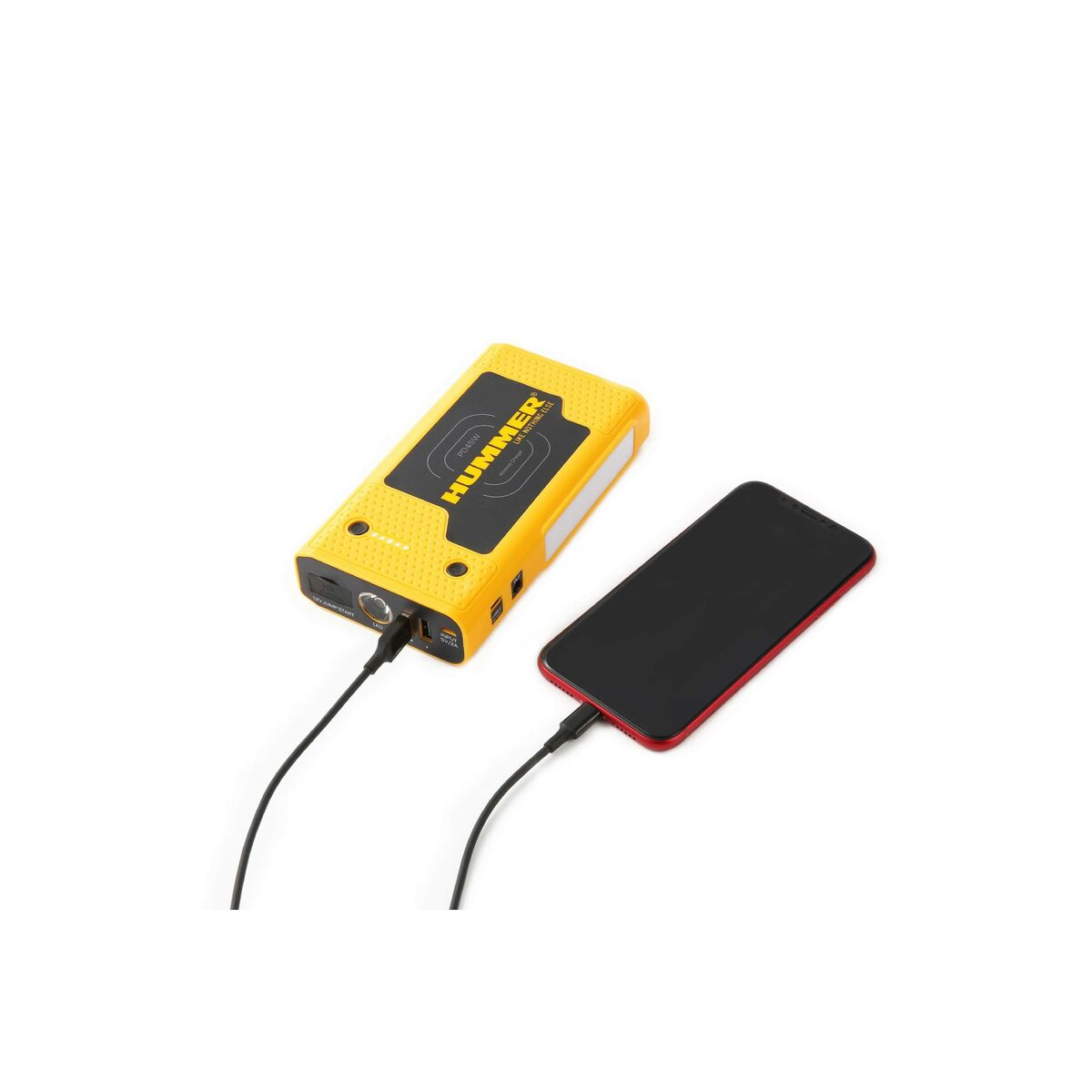 Batería externa Hummer cargando móvil por USB en uso portátil