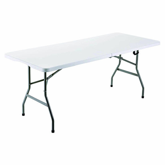 Mesa plegable de camping abierta con estructura metálica resistente